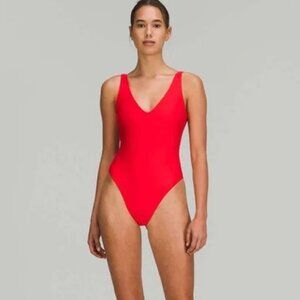 Lululemon Waterside V-neck Skimpy One Piece bathing suit size 4